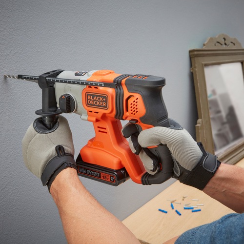 Black and Decker - 18 V akumultorov kombinovan kladivo 2x akumultor 25 Ah 16 J v kufru - BCD900E2K